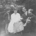 Pop, Pem, John, Peter & Barbara Glenny 1918